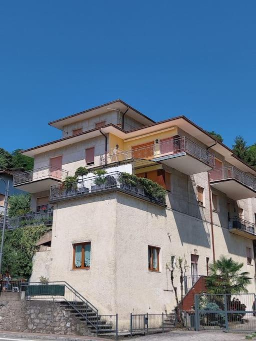Casa Elly Lejlighed Riva di Solto Eksteriør billede